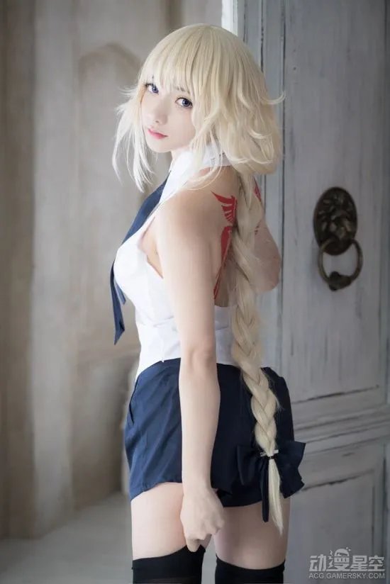 推特小姐姐个人CosPlay合集 贞德COS比动画还好看