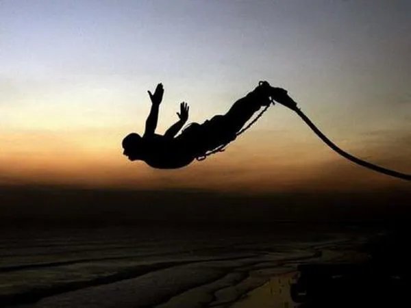 蹦极是什么感觉的？