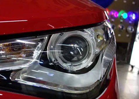 老款名爵5两厢车大灯是远近光一体的吗