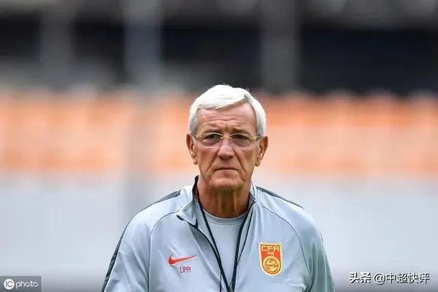 国足输叙利亚那个乌龙球,是之前没有逼抢给对手出球太轻易还是真的是张琳芃的问题?