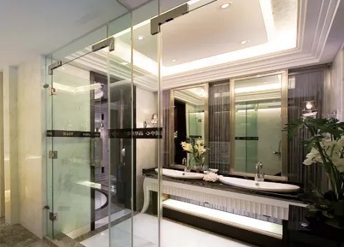 卫生间隔断材质常用的有哪些