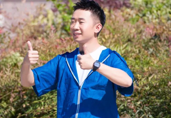 杨迪被传在上海购入豪宅，梦想成真的他发文爆笑，事实有这么简单吗？