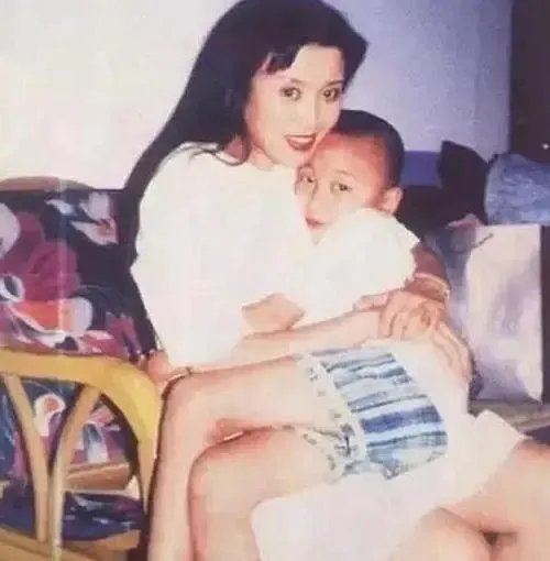 孙红雷和丁嘉丽结过婚吗有孩子吗 丁嘉丽和孙红雷的恩怨故事起底