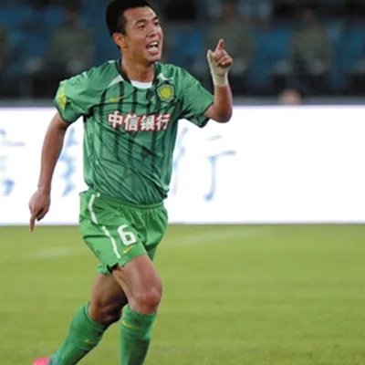 演员徐亮老婆是谁？  举办过几次婚礼！