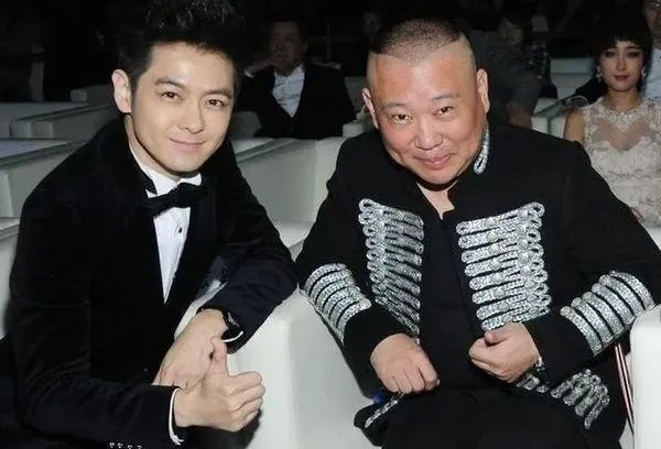 林志颖与郭德纲是一样大吗？为什么两者看起来年龄差距很大？