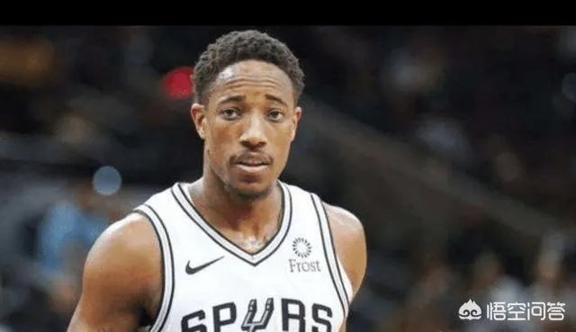 马刺VS掘金G4,最后时刻德罗赞用球怒砸裁判被驱逐出场,当时什么情况?