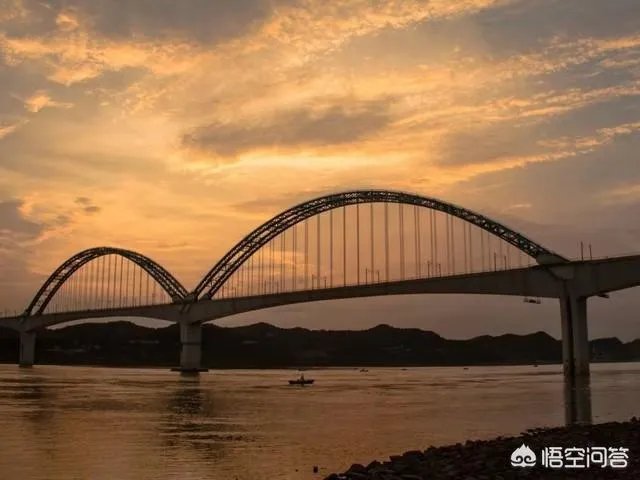 宜昌和荆州哪个长江大桥多？为什么？