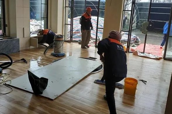 开荒保洁一般在什么时候做