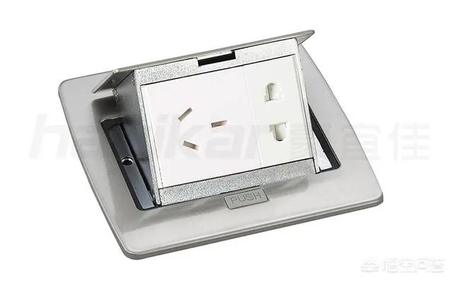 怎么打开地插座？