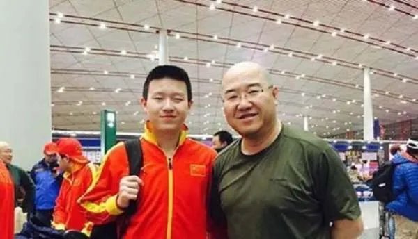 英达与宋丹丹离婚后不久,就娶了梁欢,坦言自己三婚被骗,真的吗?