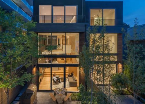 买房夫妻双方都要到场吗