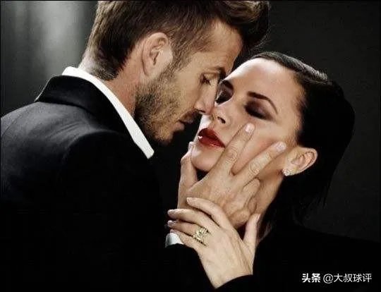 贝克汉姆和维多利亚当年是如何走在一起的？为啥很多球迷认为贝嫂毁了小贝的生涯？