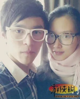 孙杨空姐女友照片曝光：飞机上认识大孙杨5岁