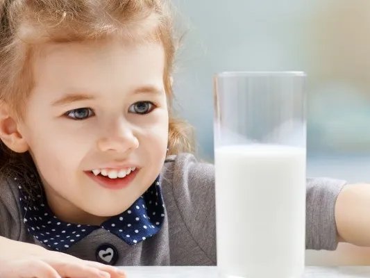 儿童喝牛奶的作用