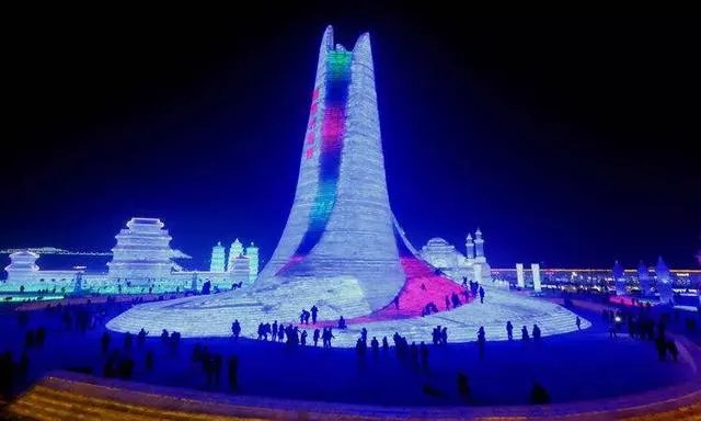 哈尔滨的冰雪大世界值得去吗？