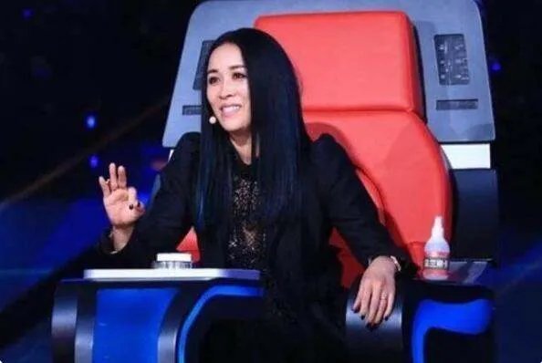 那英藏了16年的儿子曝光，看到他近照后难怪那英一般不愿晒，为什么？