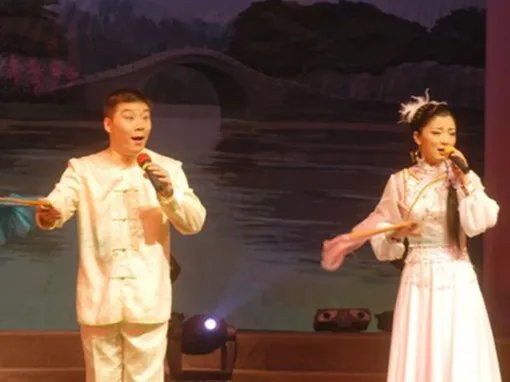 二人转董明珠老公是谁？  与其兄长获最年轻二人转演员