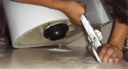 马桶冲水阀怎么更换 马桶冲水阀常见故障及解决方法