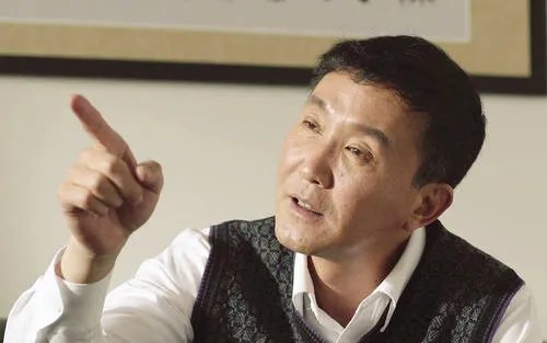 靳东闫妮领衔，《人民的财产》终于要播了，主演阵容超豪华吗？