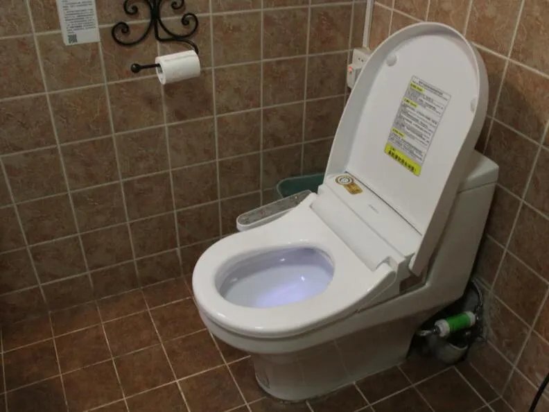 马桶底座漏水怎么办