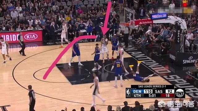 马刺VS掘金G4,最后时刻德罗赞用球怒砸裁判被驱逐出场,当时什么情况?
