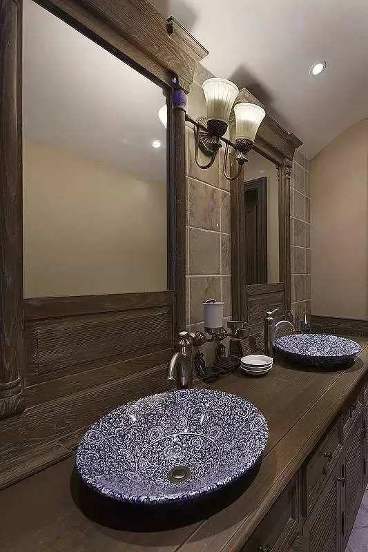 风格迥异的时尚卫生间，保证你没见过！