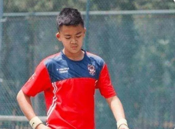 那英藏了16年的儿子曝光,看到他近照后难怪那英一般不愿晒,为什么?