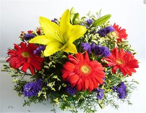 插花艺术图片赏析     精美的各式插花艺术