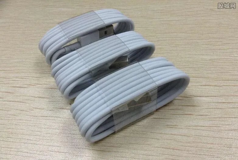 苹果数据线多少钱 背后信息真惊人！