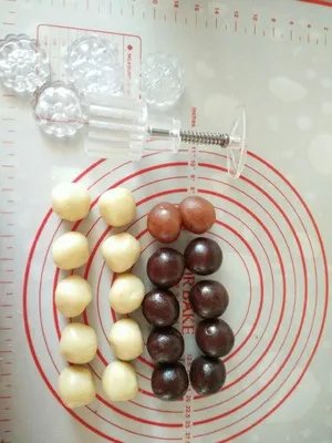 超简单的广式月饼的做法步骤图，怎么做好吃