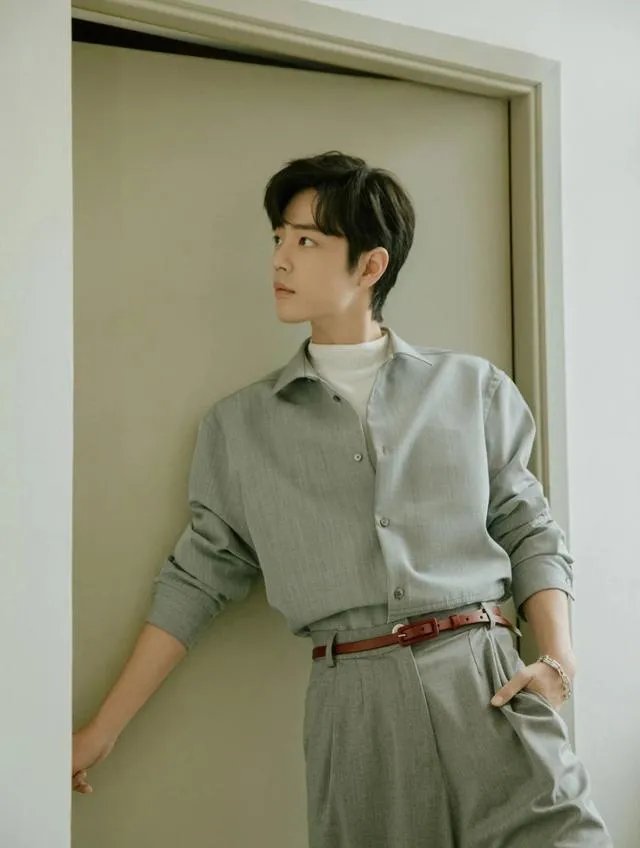 顶流肖战的新歌《光点》为何能四天破亿？