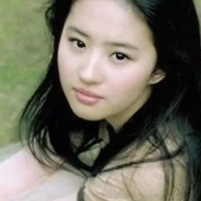 刘亦菲妹妹安佳琳照片曝光 气质清新容貌绝对不属于她姐姐