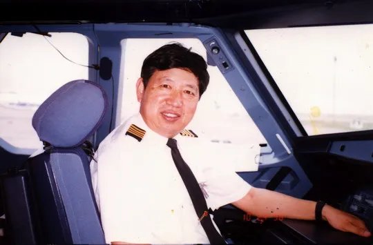 南航机长大概多少钱一个月 其实机长是分等级的