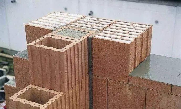 空心砖墙能挂多重