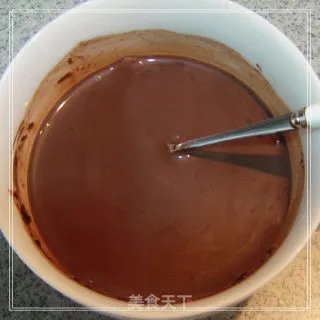 做一款造型简洁的慕斯蛋糕--------可可慕斯蛋糕