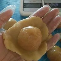 超简单的广式月饼的做法步骤图，怎么做好吃