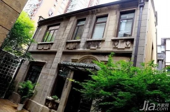 买套房子装家具 有钱就是可以任性