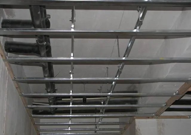 轻钢龙骨和木龙骨的区别是什么