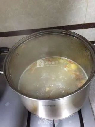 药膳鸡汤