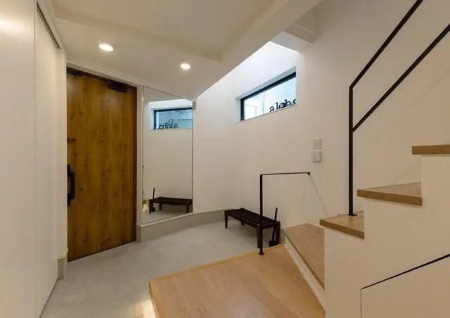 日本普通民居曝光：35㎡的3层别墅，简单却超人性！