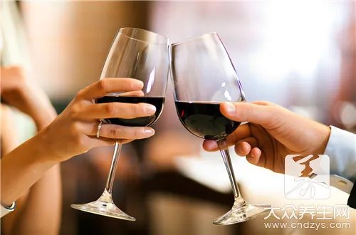 喝酒脸红是什么原因造成的