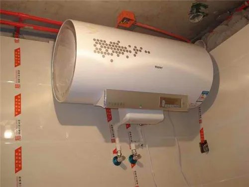 电热水器怎么接水管