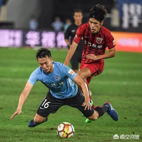 一方与上港一战，秦升与石柯发生冲突，石柯飙国骂，秦升使出英文对骂，你怎么看？