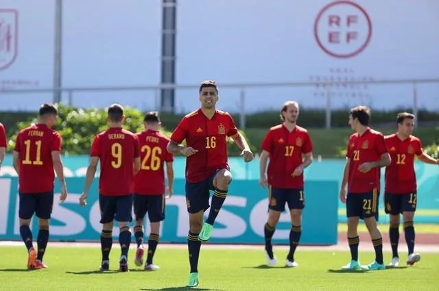 欧洲杯1/8决赛对阵出炉！多组强强对话，哪些球队能挺进八强？