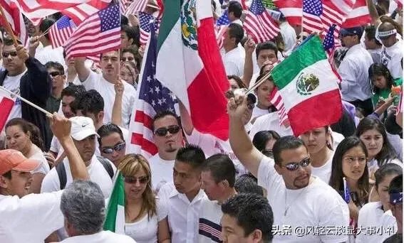 美国愿意花那么多钱给失业人群，为什么不免费治疗新冠？