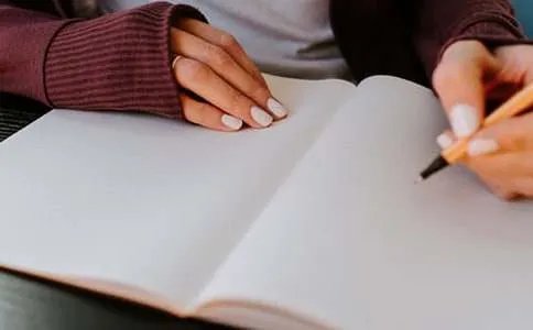 窗外即景五年级作文