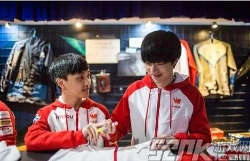 如何看待s7全明星赛中单位置xiye得票率高于rookie？