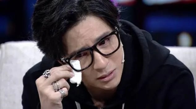 李雨桐已出部分证据，薛之谦该如何应对？