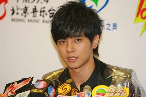 罗志祥和他女朋友这么恩爱，但是为什么就是不结婚？