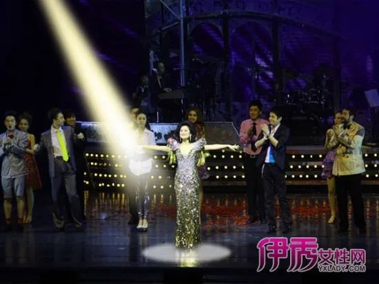 娃娃李烁《爱上邓丽君》惊艳获盛赞